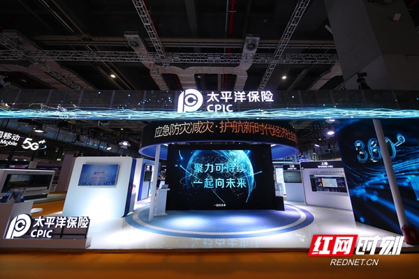 01.梅赛德斯-奔驰携旗下全品牌6款上市车型登陆2022成都国际车展_副本.jpg