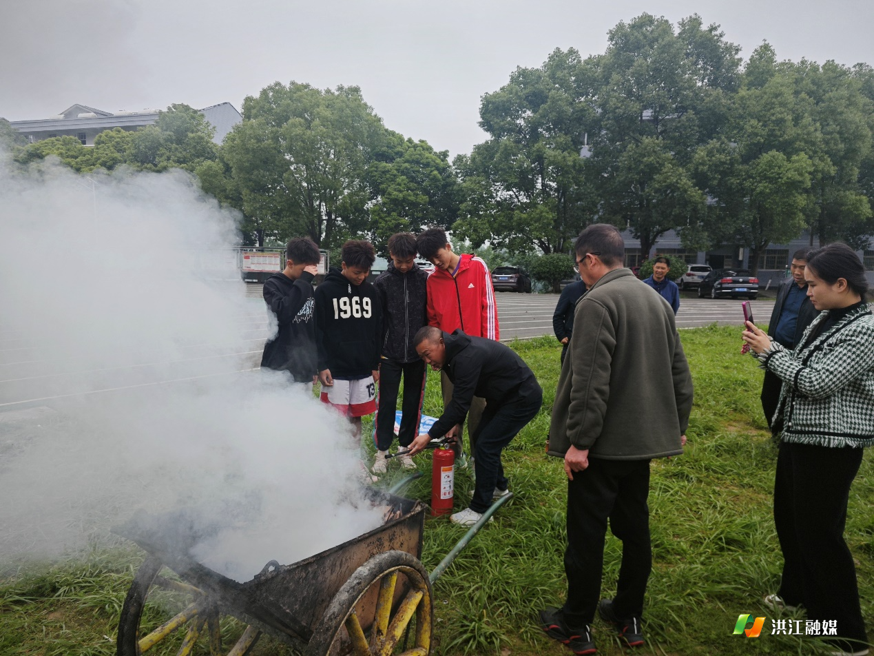 下载 (1).jpg