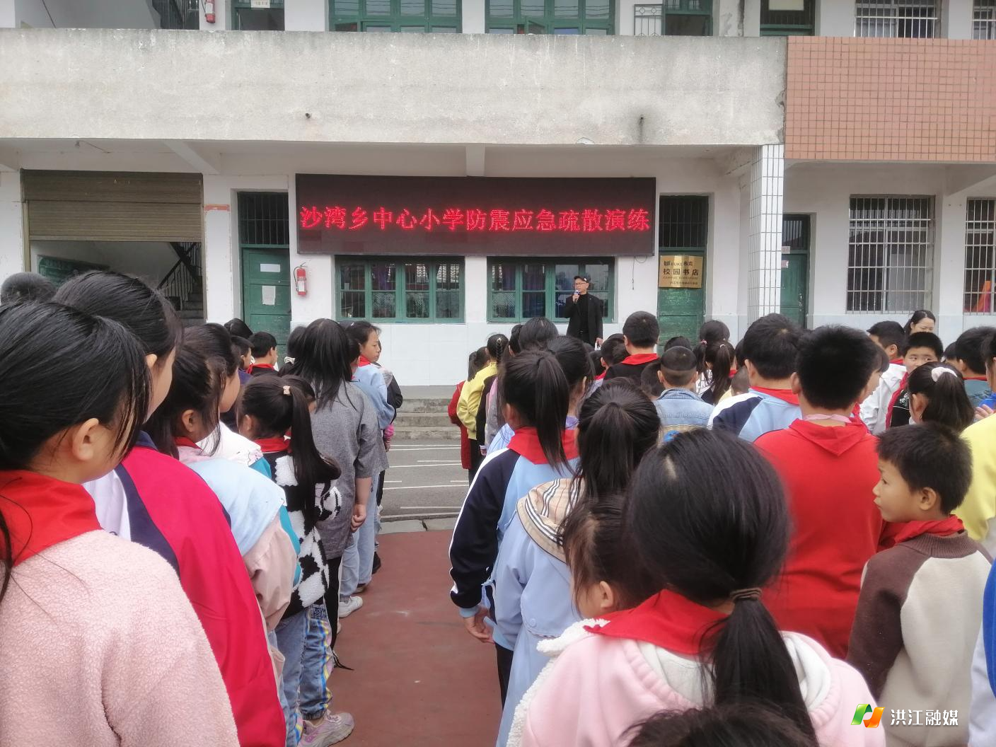 下载 (1).jpg