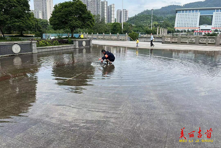城管精准服务不止步 优化营商环境不懈怠4.jpg