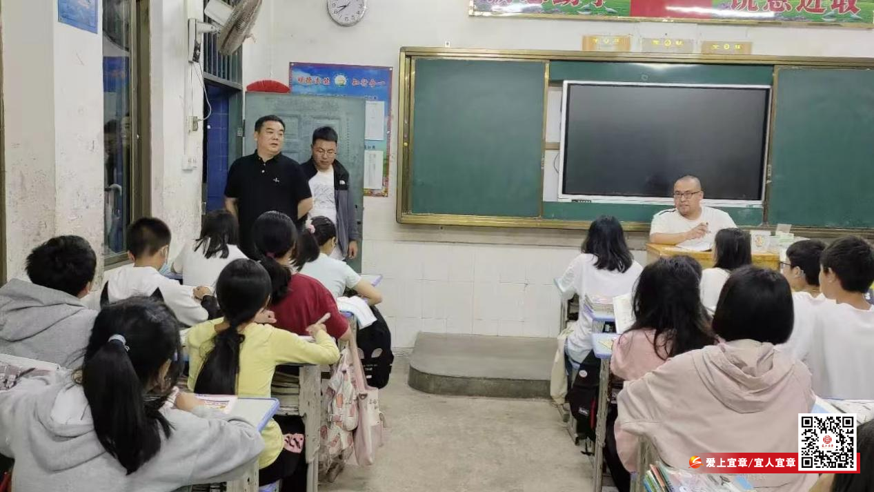 县教育局1.jpg 县教育局1.jpg