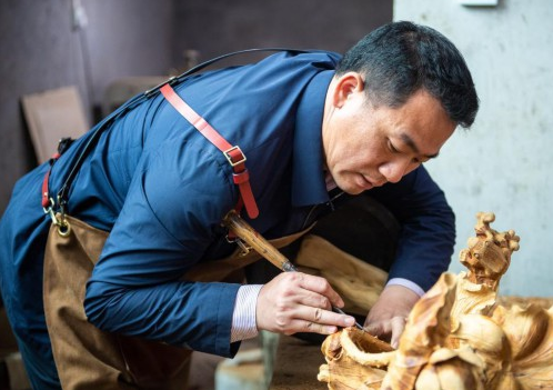 Dongkou Wood Carving: Inheritance and Innovation on Fingertips
