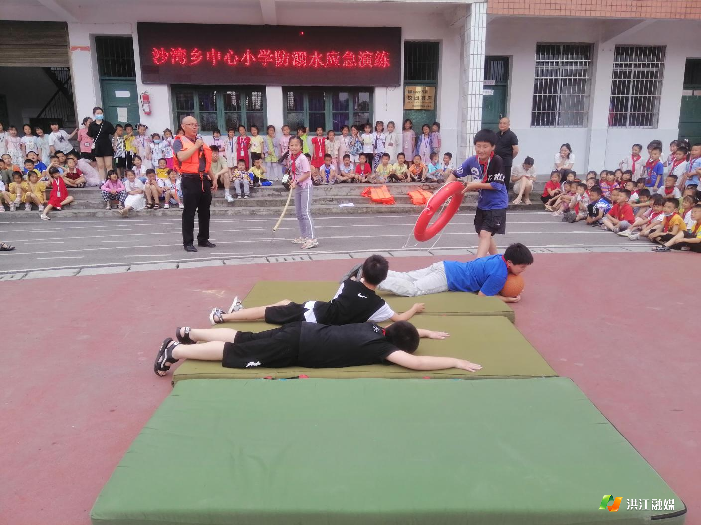 下载 (1).jpg