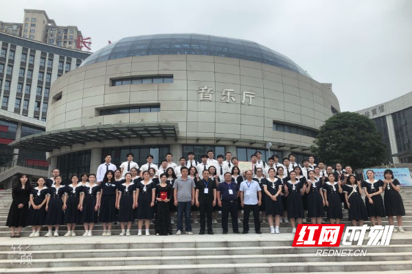 简篇-邵阳市一中作为高中一等奖代表参与省第八届中学生建制班合唱比赛展演活动