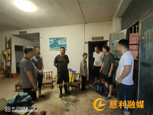 转移群众_副本.jpg