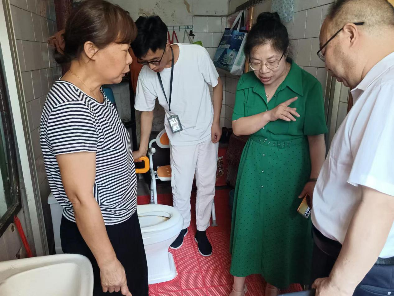 双清区：养老床位“搬”进家 适老化改造让居家养老更舒心(图2)
