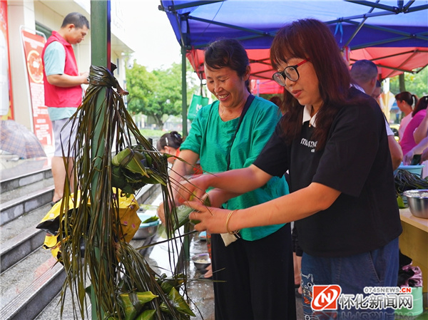 活动不仅传承传统文化,助力社区精神文明建设,还锻炼了大家的动手能力,为社区居民搭建了交流沟通的平台。