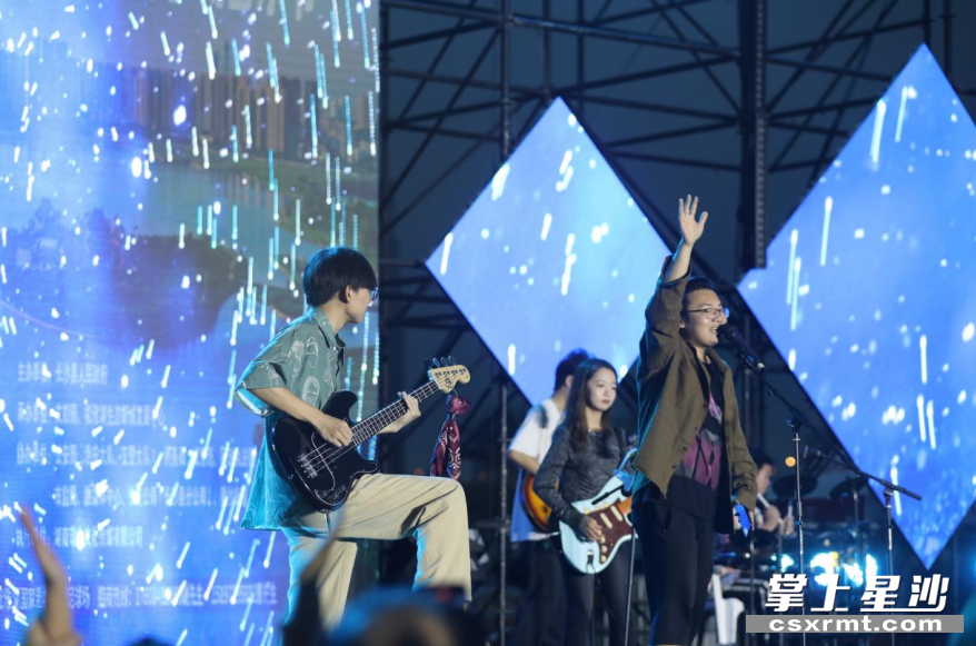 松雅湖国际科学城音乐节演出现场。李杰 摄