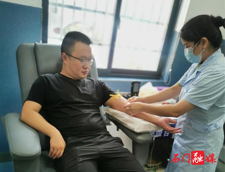 石门县农经站：组织开展无偿献血活动1.jpg