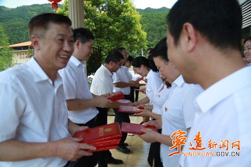 宁远县人民医院：忠诚担当心向党  砥砺奋进迎七一2_副本500.jpg