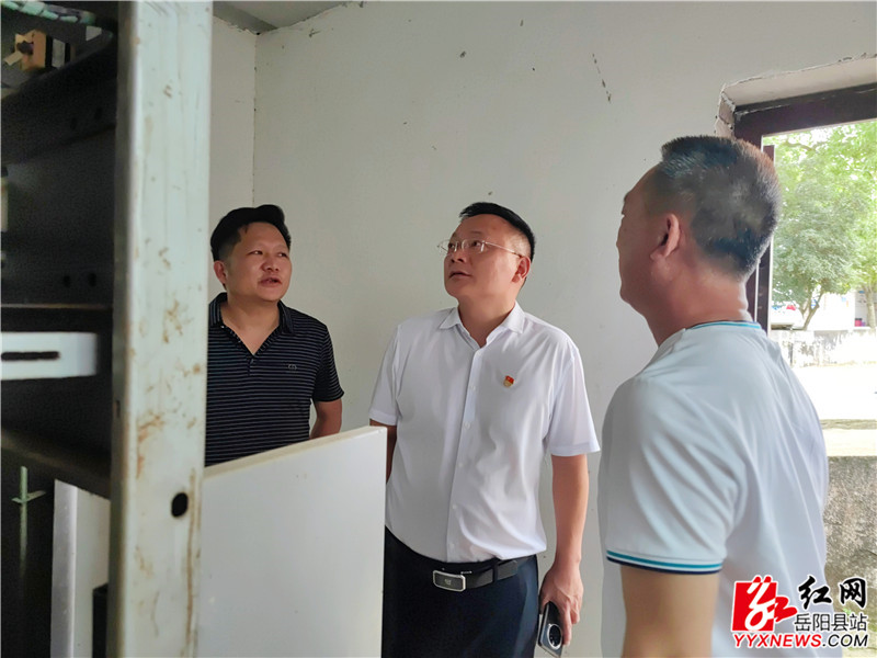 在柏祥镇卫生院开展安全生产检查_副本.jpg 在柏祥镇卫生院开展安全生产检查_副本.jpg