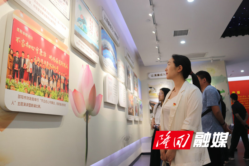 参观现场2.jpg