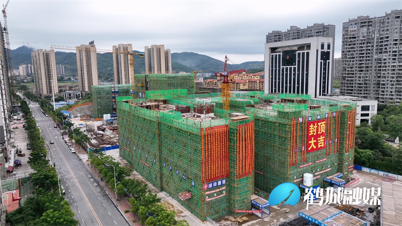 怀化市疾病预防控制中心建设项目有序施工 预计10月底完工（半成品）.mp4_20230706_165151.064.jpg