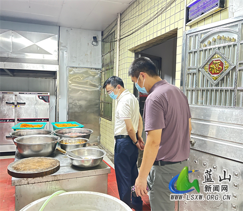 唐伟文带队开展食品安全“两个责任” 包保督导工作.jpg