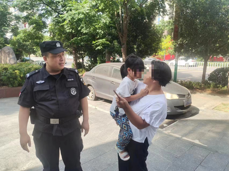 帮助小女孩找妈妈_副本.jpg