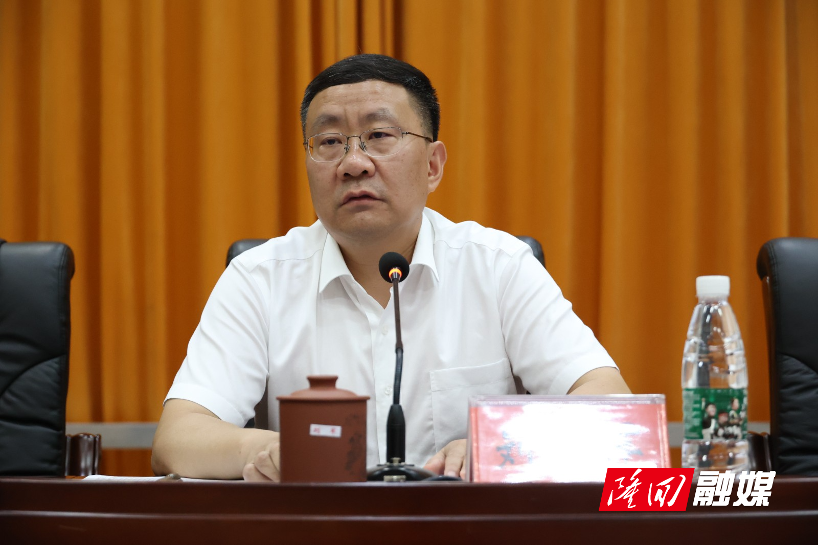 隆回县召开中央预算内投资、专项债项目及重点建设项目讲评会(图1)