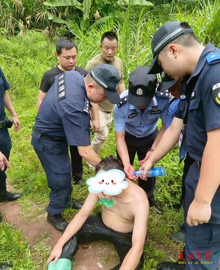 男子采菌中暑被困深山 吉首警民合力救助脱险2.jpg