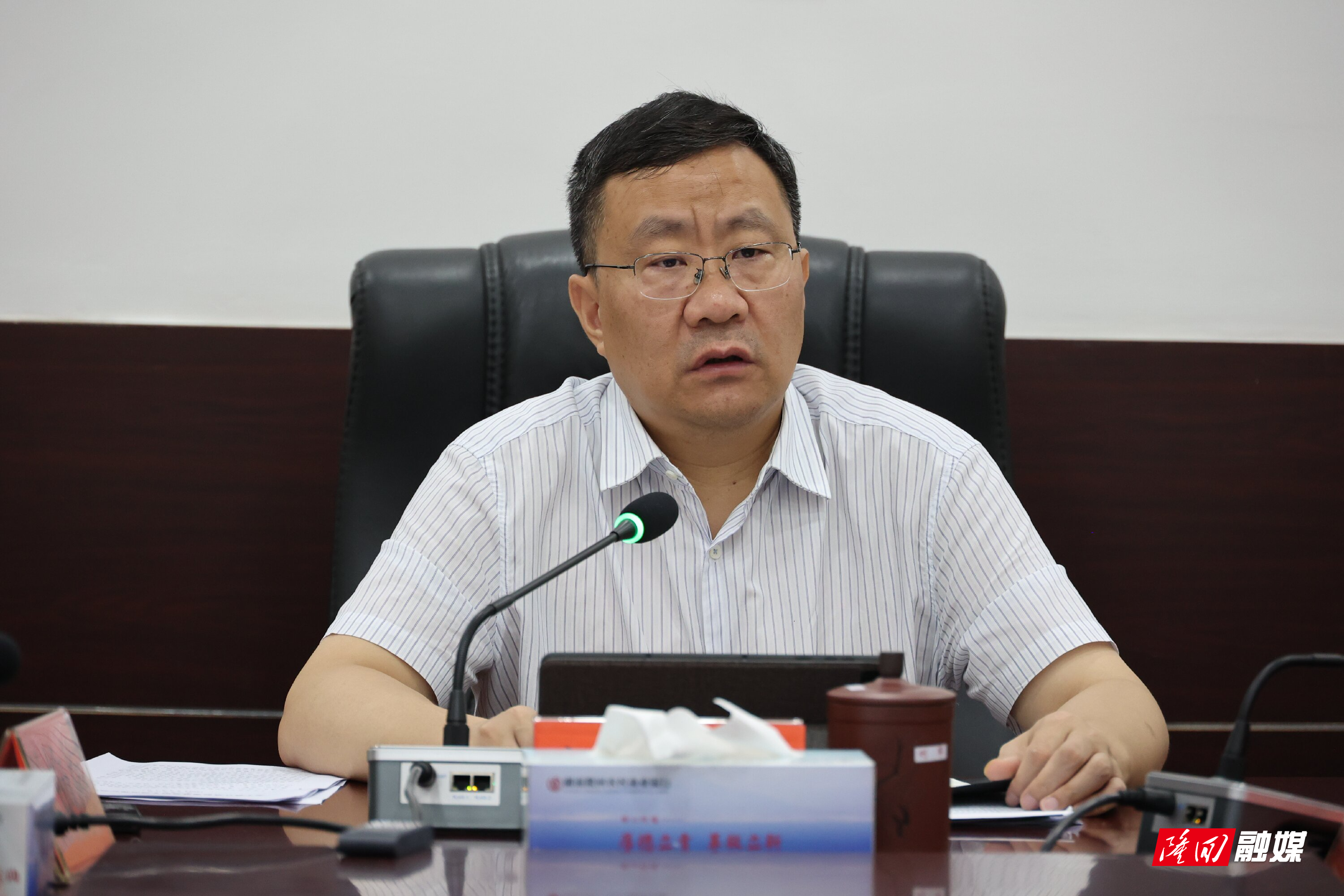 刘军主持召开2023年第14次县委常委会会议(图2)