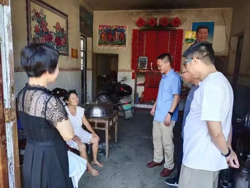 邵阳市民生实事项目观察员到武冈市检查困难残疾人无障碍改造项目(图1)