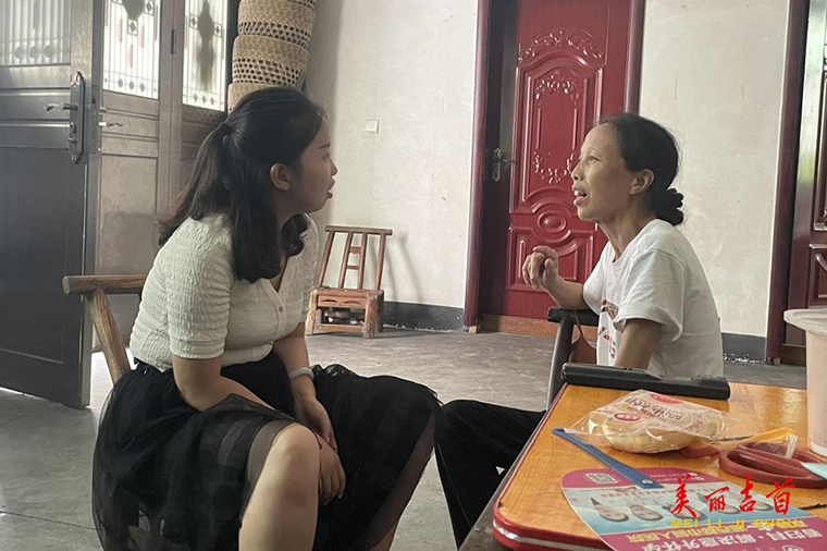 矮寨中学：开展廉政家访 共筑廉洁家风2.png