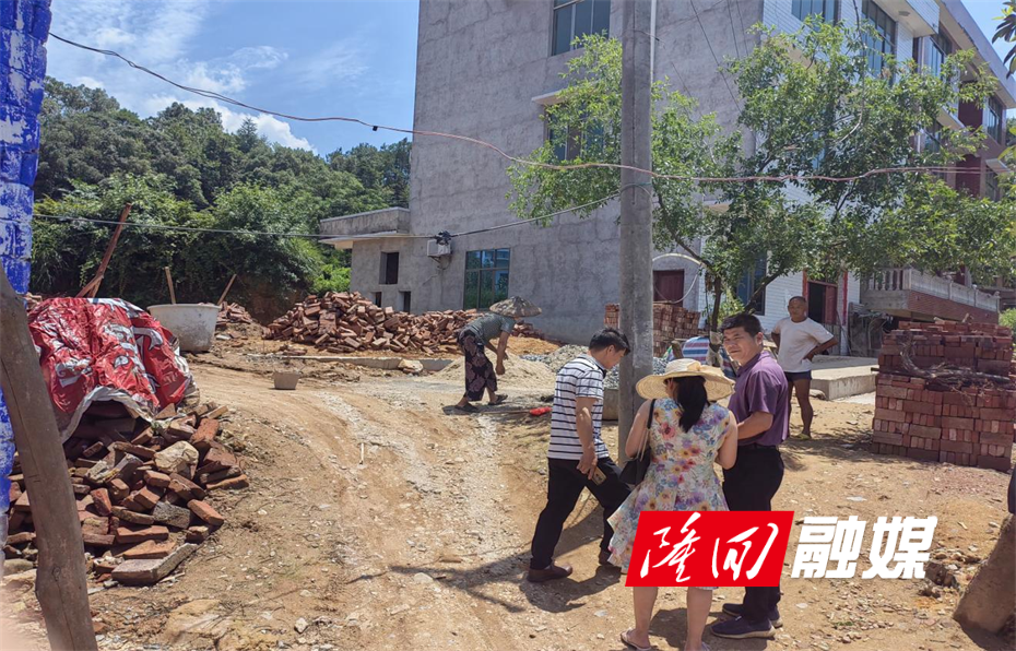 市自建房工作专班到隆回县开展C/D级非经营性居民自建房“再排查”工作(图1)