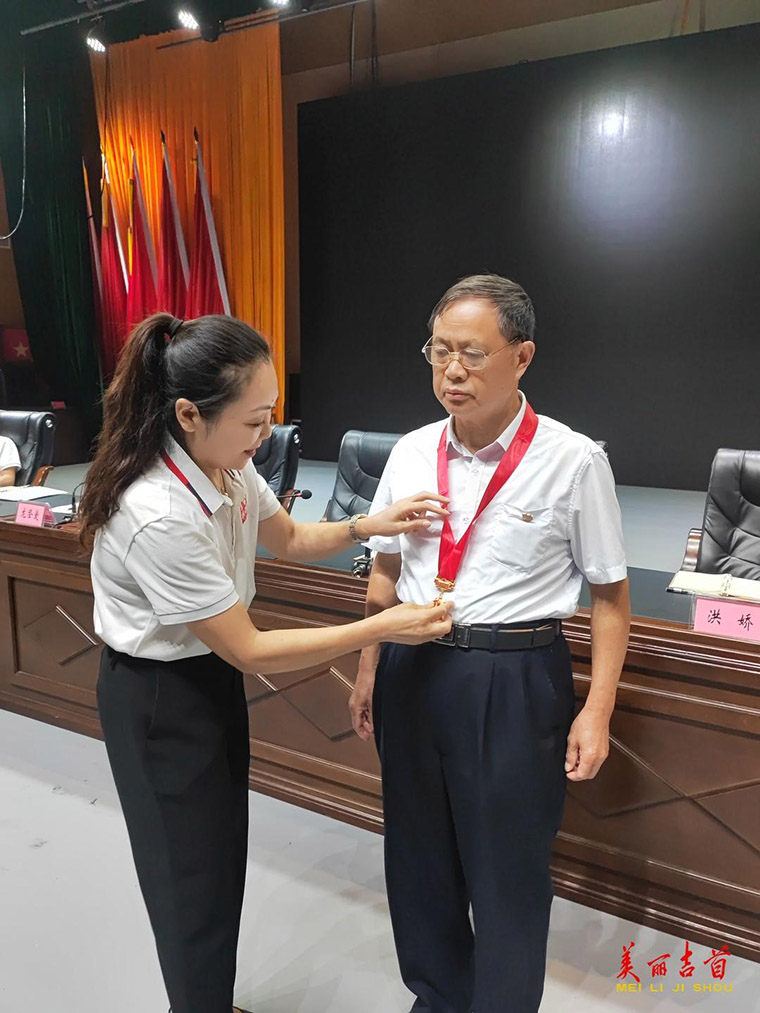 吉首融媒：让党性在平凡的岗位上闪光2.jpg