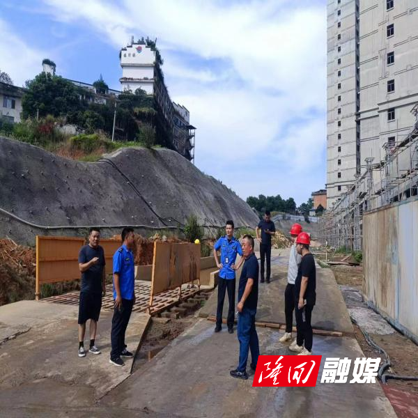 杨喜国率队开展县城区建筑工地扬尘治理工作检查(图2)