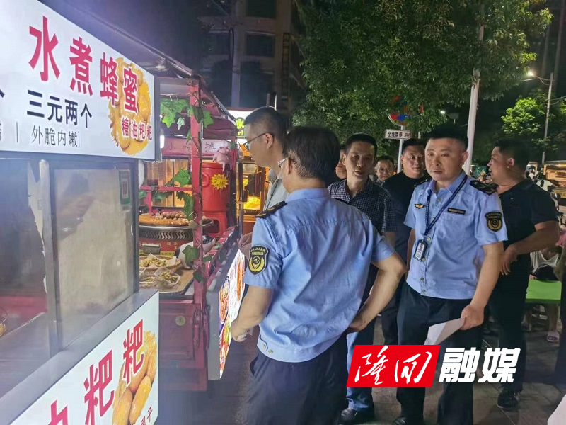 隆回县市监局开展联合夜查  助力蓝天保卫战(图1)