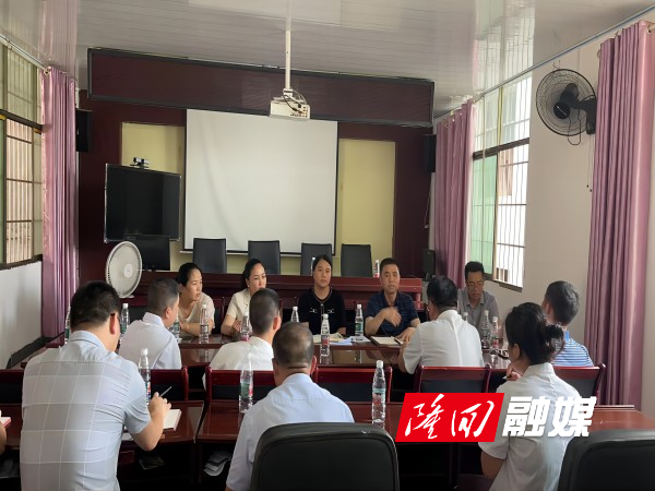 刘琴到荷田乡调研医疗保障能力建设工作(图1)