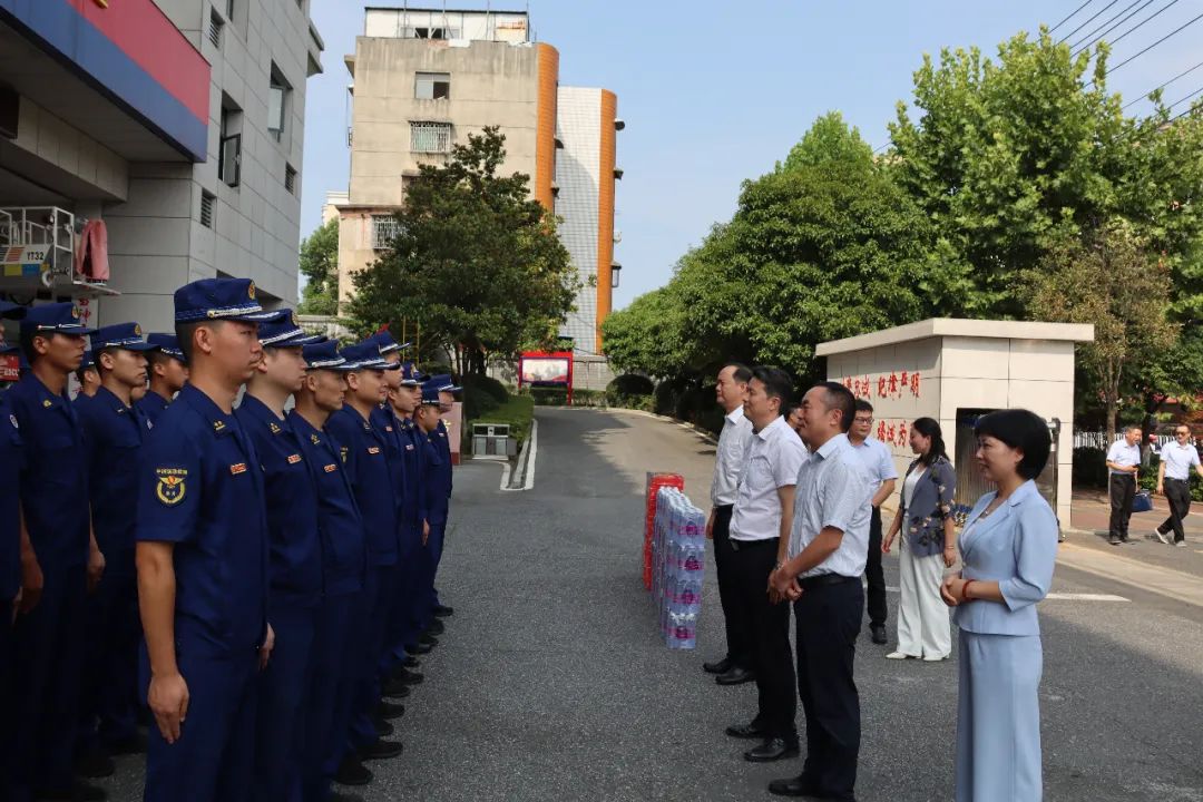 共叙鱼水情深 深化军地合作 | 双清区领导开展“八一”拥军慰问活动(图2)