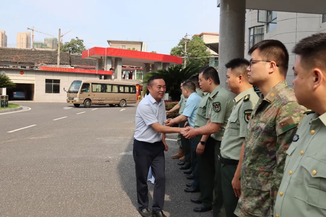 共叙鱼水情深 深化军地合作 | 双清区领导开展“八一”拥军慰问活动(图3)