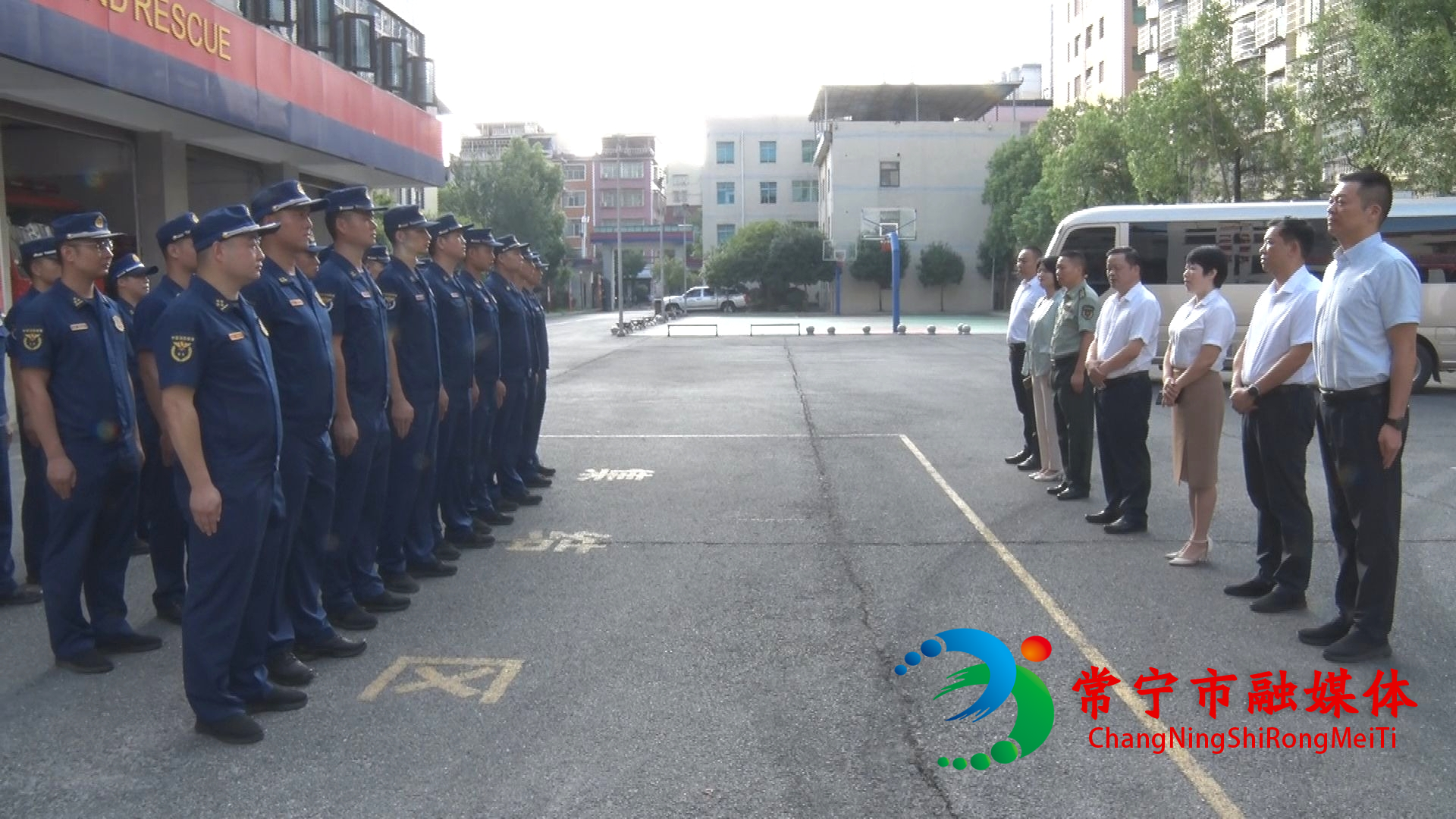 吴书记慰问官兵3.jpg
