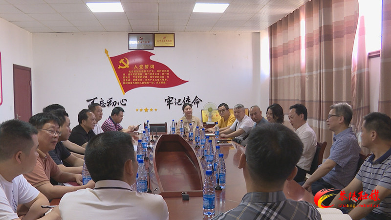 人大_副本.jpg 人大_副本.jpg