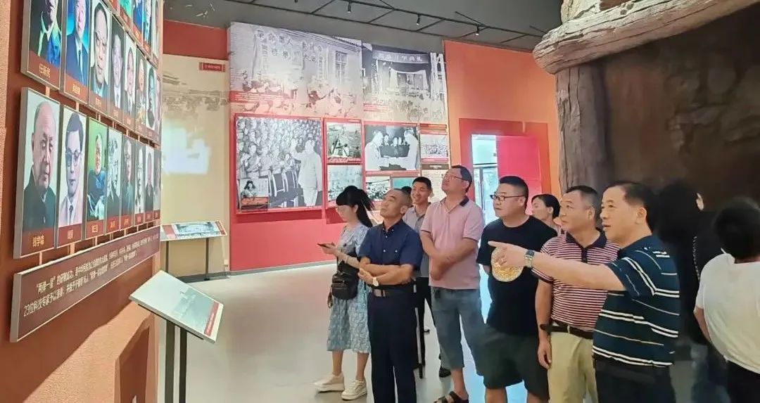 市民政局：开展“一月一课一片一实践”主题党日活动(图3)