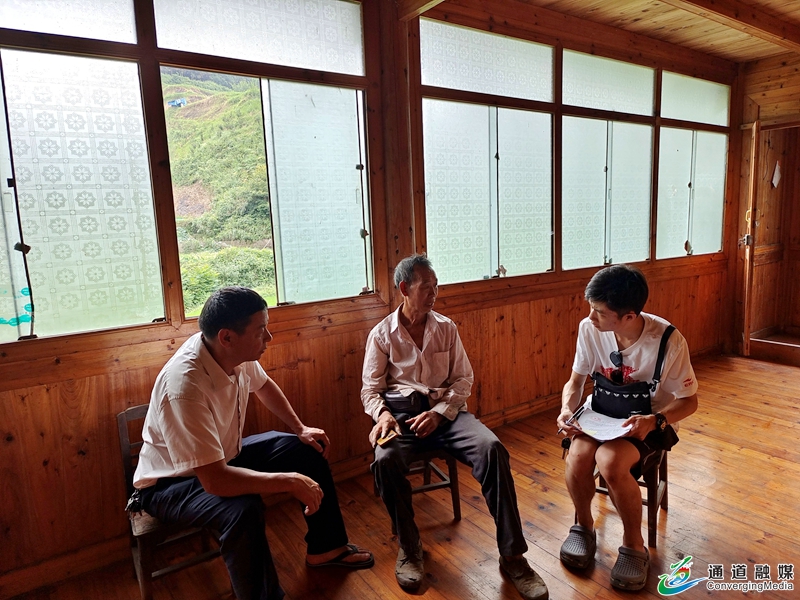 走访联系困难群众，解决诉求.jpg