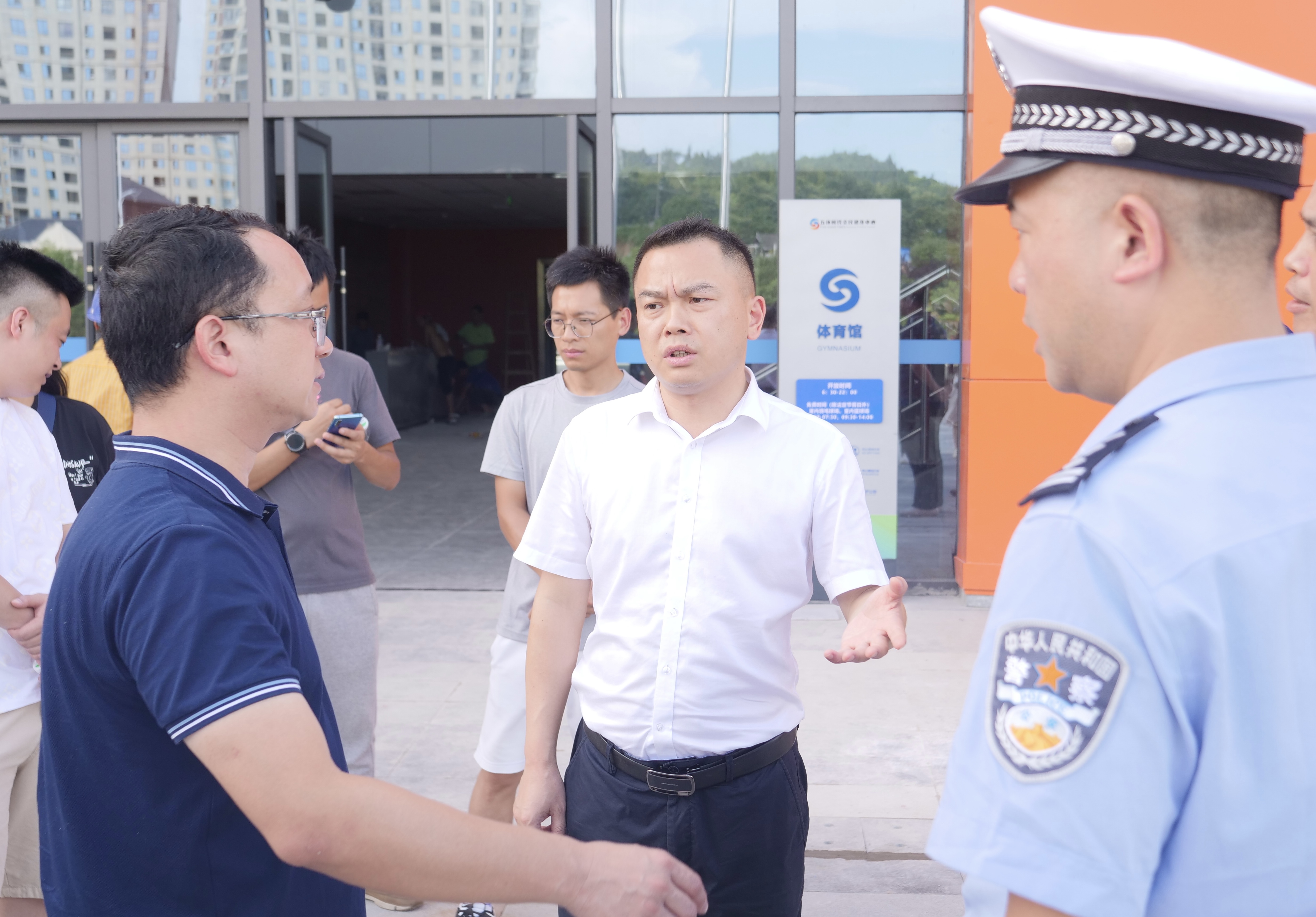  苏振调研五环时代全民健身中心项目推进情况