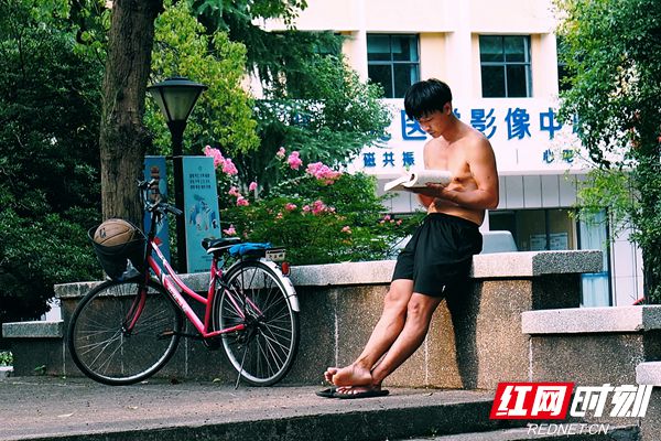 阅读.jpg