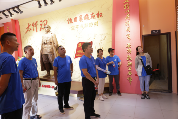 参观左权故居2_副本.png