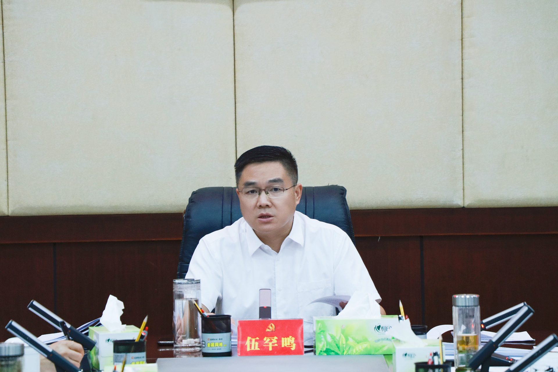 伍罕鸣主持召开县委统一战线工作领导小组2023年第一次全体会议