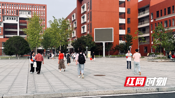 简篇-邵阳市一中：新学期扬帆起航