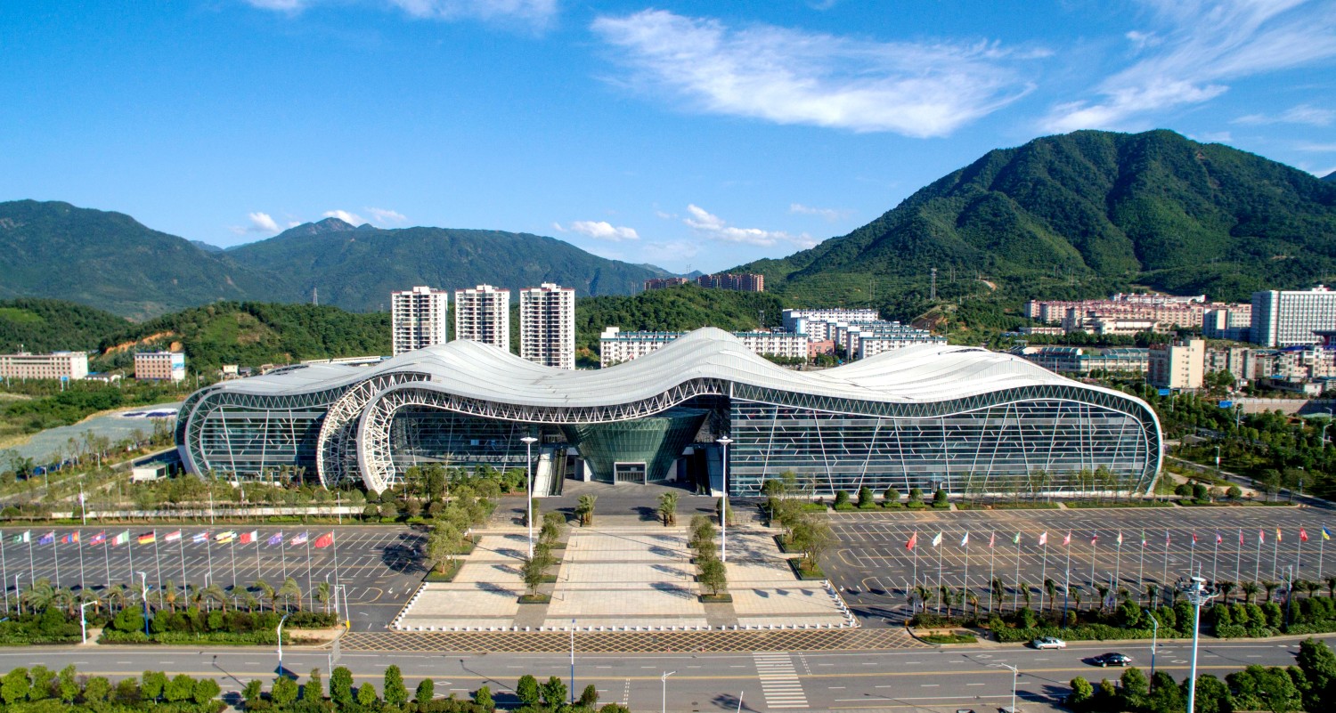 Chenzhou International Convention and Exhibition Center(Four Luban Prizes in 2014-2015)