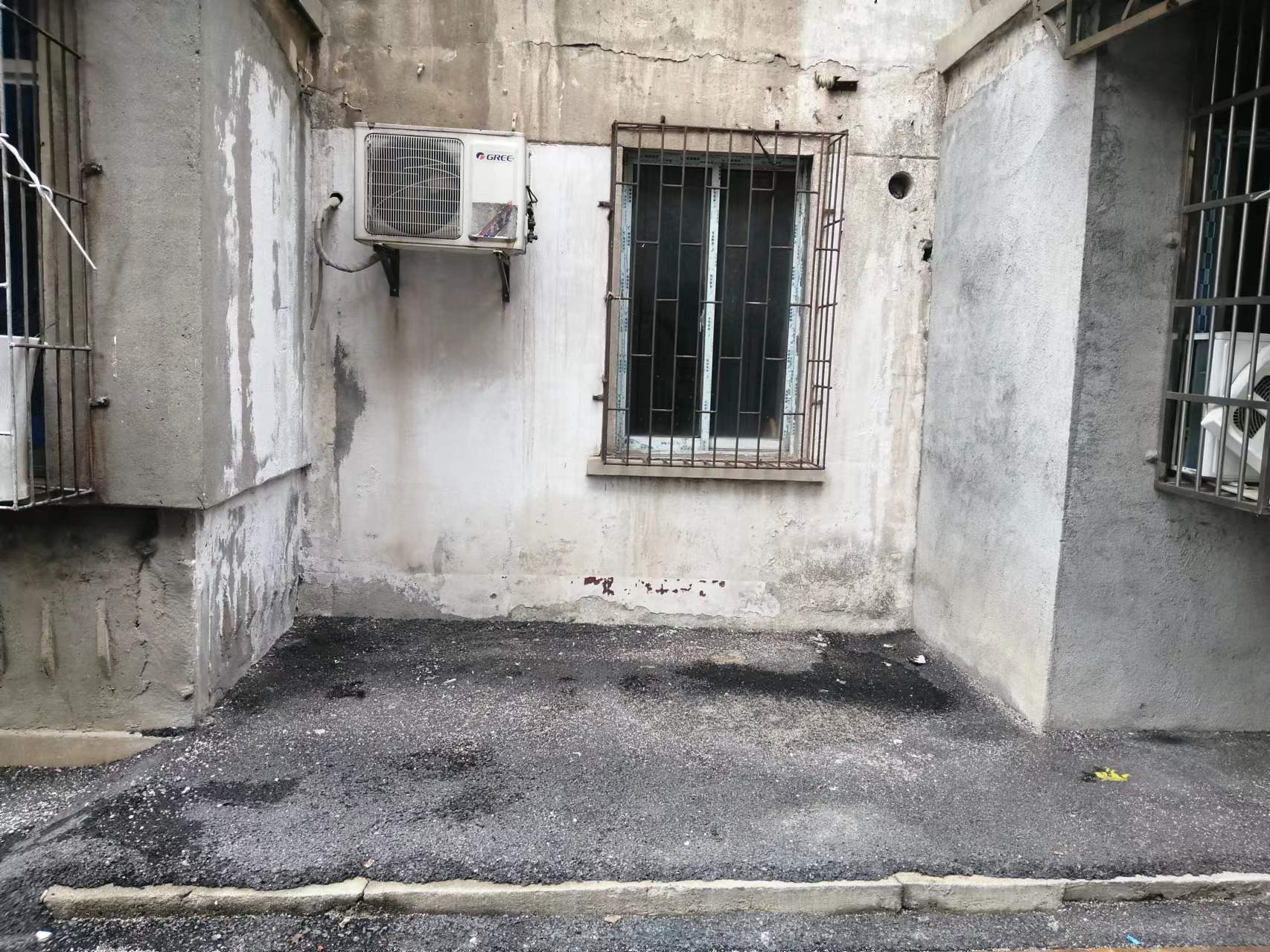微信图片_20230829水利小区建筑垃圾清理后.jpg