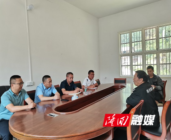 吴厚宾到大水田乡开展集中接访(图1)