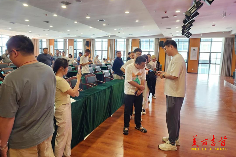 吉首经开区：纠风防腐“两带头五整治”在行动2.png