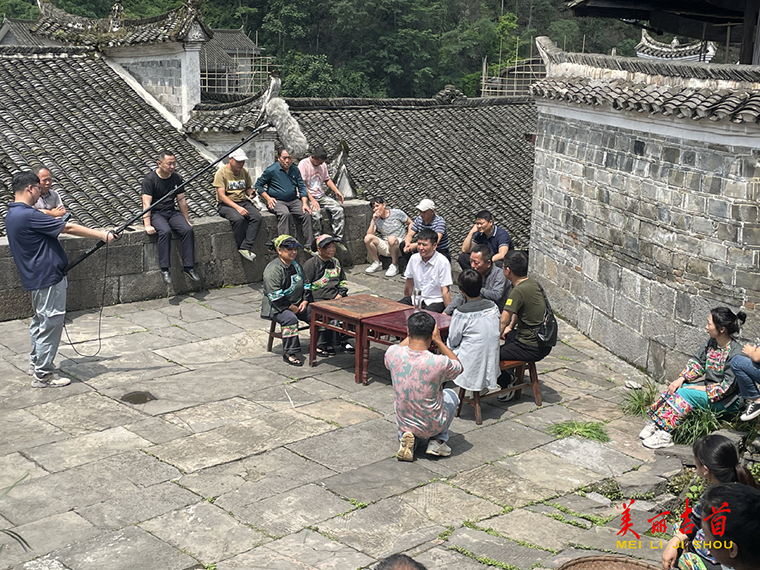 首部乡村振兴题材微电影《爸爸的茶园》 展现吉首乡村振兴新画卷2.png