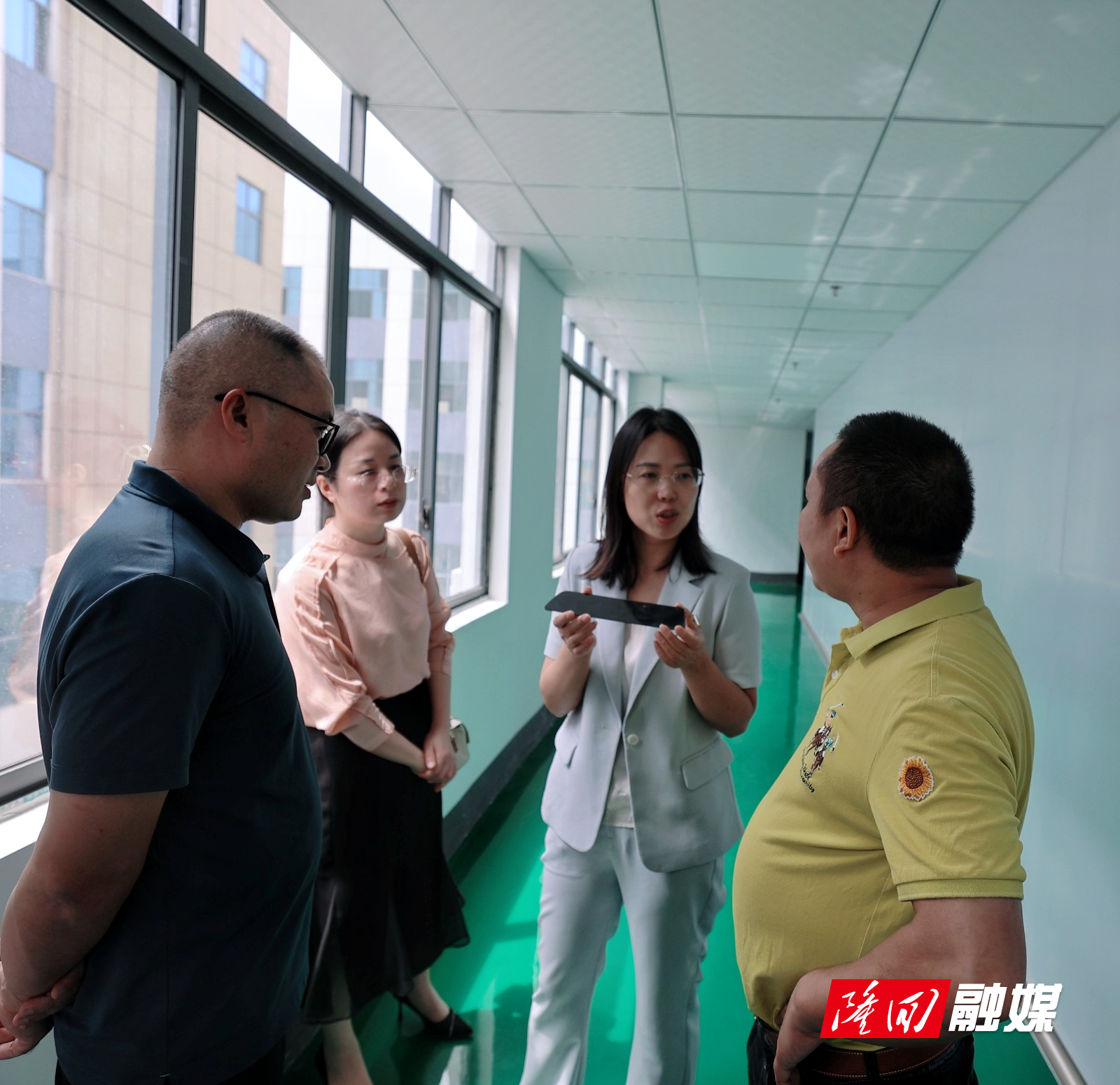 隆回高新区：强效能优服务   光电企业60天“光速”投产(图2)