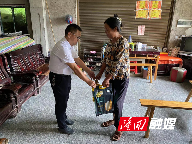 邵阳市生态环境局隆回分局开展“三天两晚”驻村调研和志愿服务活动(图2)