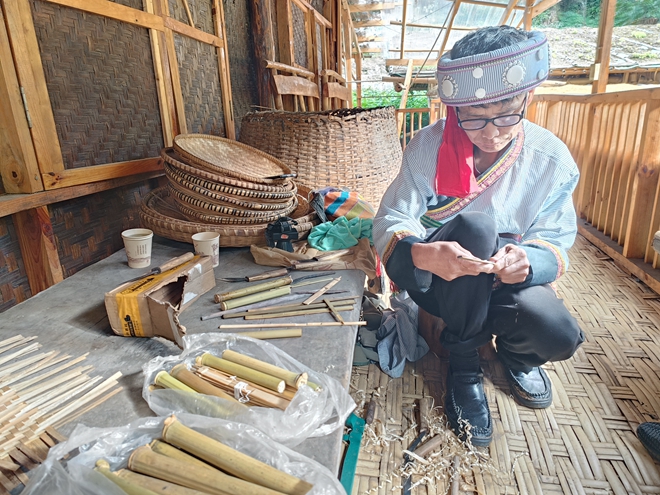 【多彩民族有多彩】怒江峡谷深处热情奔放的傈僳族歌舞 【多彩民族有多彩】怒江峡谷深处热情奔放的傈僳族歌舞