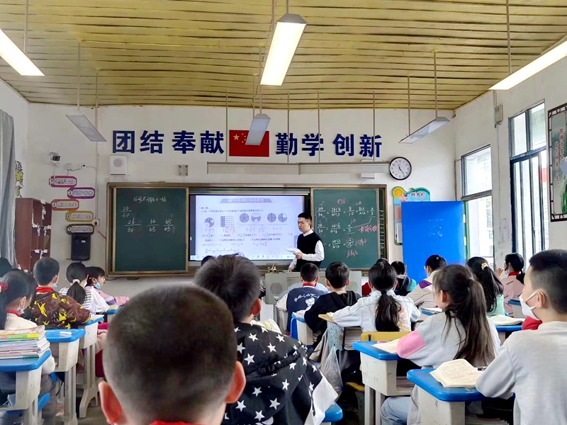 梁镇峰：“青”尽全力+擦亮青春底色+(3).jpg