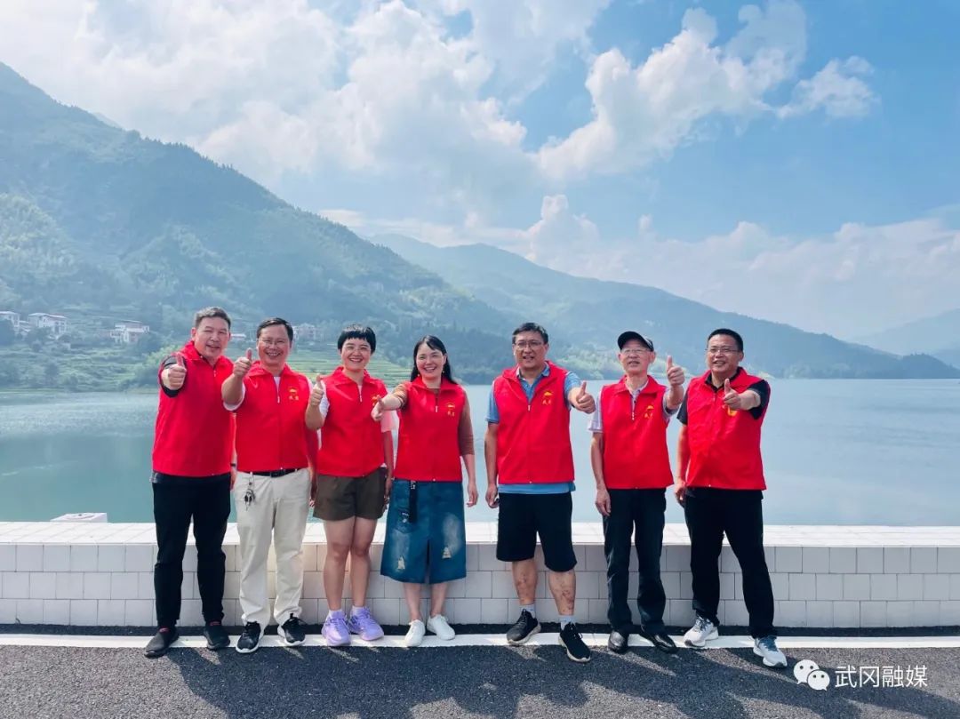 民盟武冈市委、邵阳市“烛之光”政协委员工作室联合开展环保公益宣传活动(图4)
